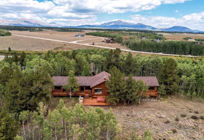Fairplay Mountain Retreat with Hot Tub Near Breckenridge - Fairplay, Colorado
