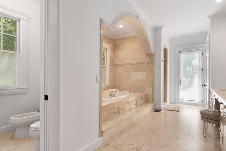 East Hampton Five-Acre Estate with Pool and Hot Tub - East Hampton, New York