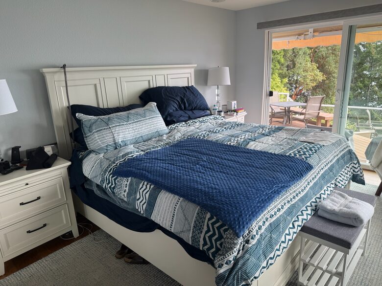Scenic Gig Harbor Retreat Overlooking Puget Sound - Gig Harbor, Washington