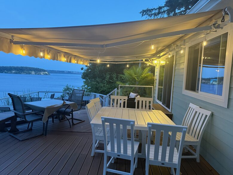 Scenic Gig Harbor Retreat Overlooking Puget Sound - Gig Harbor, Washington