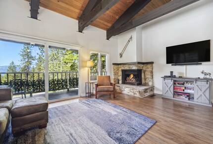 North Lake Tahoe Escape with Private View Balcony - Tahoe City, California