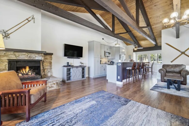 North Lake Tahoe Escape with Private View Balcony - Tahoe City, California