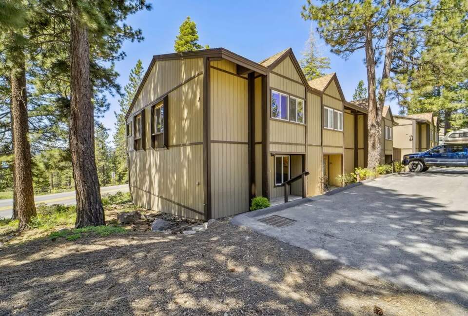 North Lake Tahoe Escape with Private View Balcony - Tahoe City, California