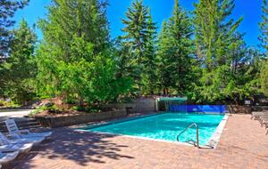 Cozy Mountain Retreat Steps from Canyons Village - Park City, Utah