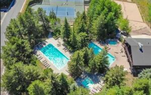 Cozy Mountain Retreat Steps from Canyons Village - Park City, Utah