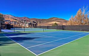 Cozy Mountain Retreat Steps from Canyons Village - Park City, Utah