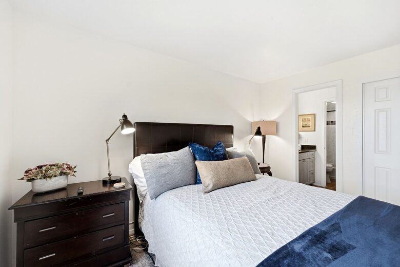 Cozy Mountain Retreat Steps from Canyons Village - Park City, Utah