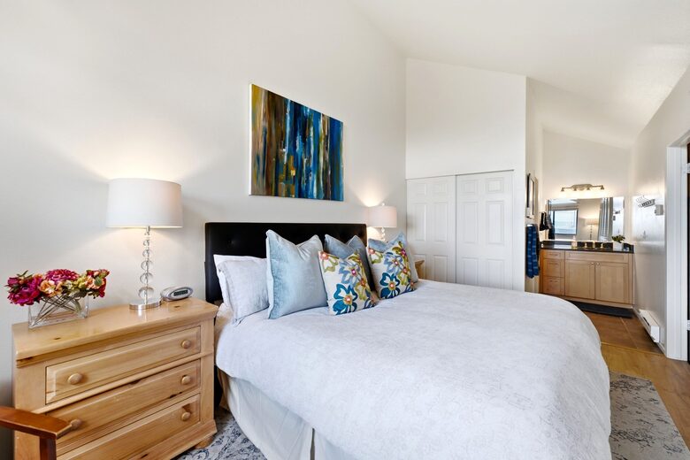 Cozy Mountain Retreat Steps from Canyons Village - Park City, Utah
