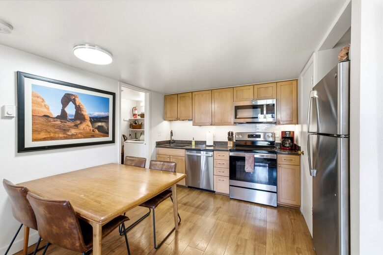 Cozy Mountain Retreat Steps from Canyons Village - Park City, Utah