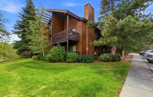 Cozy Mountain Retreat Steps from Canyons Village - Park City, Utah