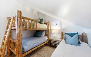 Cozy Mountain Retreat Steps from Canyons Village - Park City, Utah