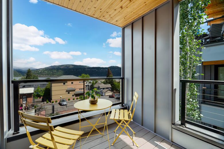 Downtown Hood River Townhome with Columbia Gorge Views - Hood River, Oregon