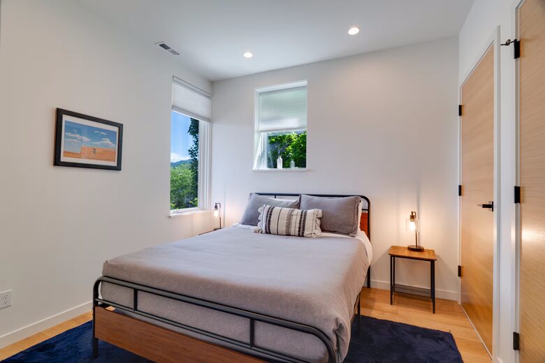 Downtown Hood River Townhome with Columbia Gorge Views - Hood River, Oregon