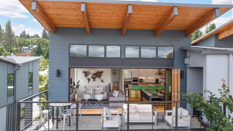 Downtown Hood River Townhome with Columbia Gorge Views - Hood River, Oregon