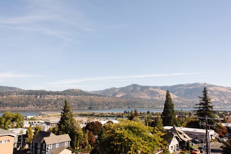 Downtown Hood River Townhome with Columbia Gorge Views - Hood River, Oregon