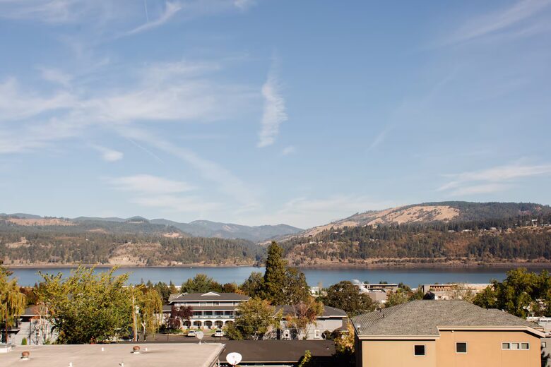 Downtown Hood River Townhome with Columbia Gorge Views - Hood River, Oregon