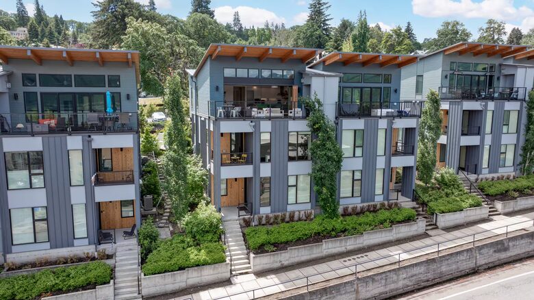 Downtown Hood River Townhome with Columbia Gorge Views - Hood River, Oregon