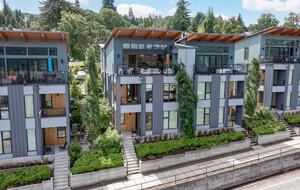 Downtown Hood River Townhome with Columbia Gorge Views - Hood River, Oregon