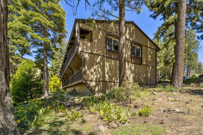 North Lake Tahoe Escape with Private View Balcony - Tahoe City, California