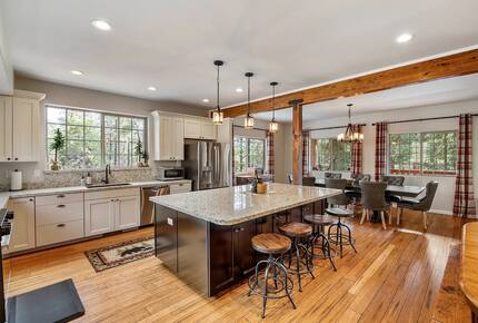 Secluded Mountain Lodge Among Show Low's Ponderosa Pines - Show Low, Arizona