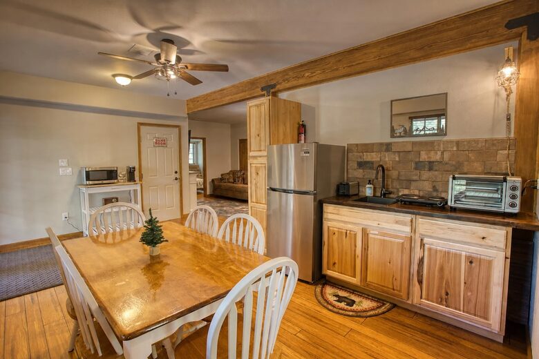 Secluded Mountain Lodge Among Show Low's Ponderosa Pines - Show Low, Arizona