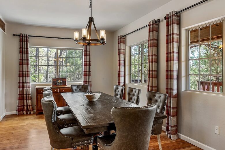 Secluded Mountain Lodge Among Show Low's Ponderosa Pines - Show Low, Arizona