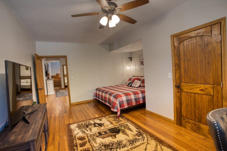 Secluded Mountain Lodge Among Show Low's Ponderosa Pines - Show Low, Arizona