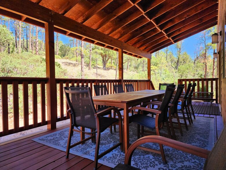 Secluded Mountain Lodge Among Show Low's Ponderosa Pines - Show Low, Arizona