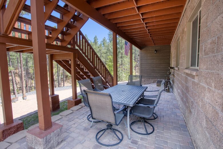 Secluded Mountain Lodge Among Show Low's Ponderosa Pines - Show Low, Arizona