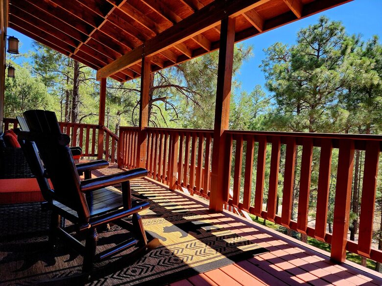 Secluded Mountain Lodge Among Show Low's Ponderosa Pines - Show Low, Arizona
