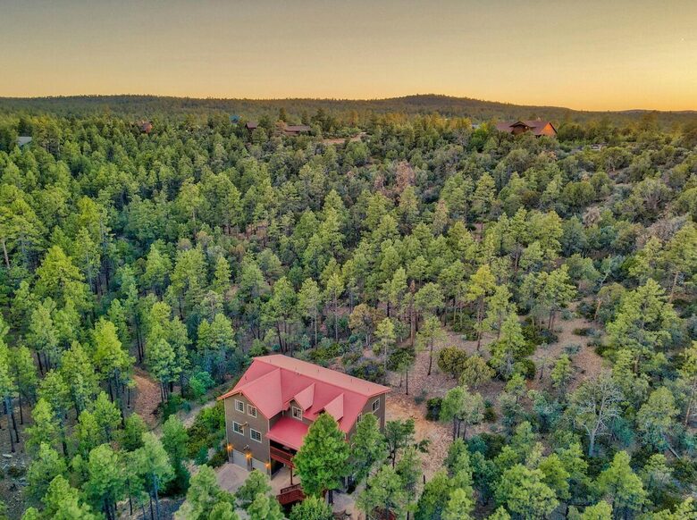 Secluded Mountain Lodge Among Show Low's Ponderosa Pines - Show Low, Arizona
