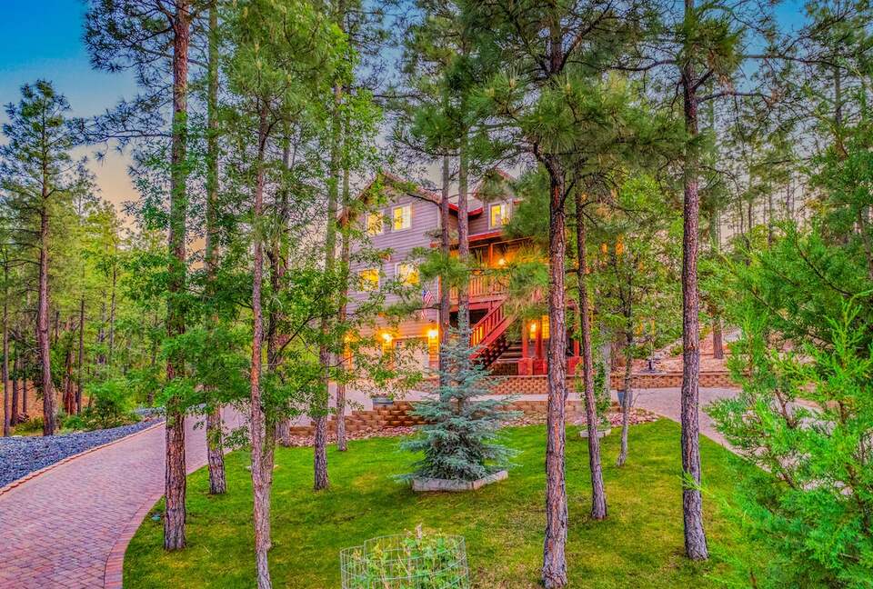 Secluded Mountain Lodge Among Show Low's Ponderosa Pines - Show Low, Arizona