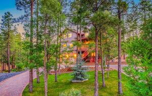 Secluded Mountain Lodge Among Show Low's Ponderosa Pines - Show Low, Arizona