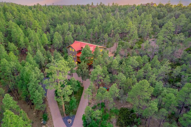 Secluded Mountain Lodge Among Show Low's Ponderosa Pines - Show Low, Arizona
