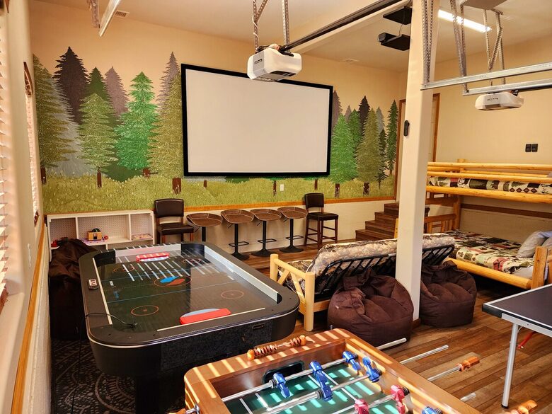 Secluded Mountain Lodge Among Show Low's Ponderosa Pines - Show Low, Arizona