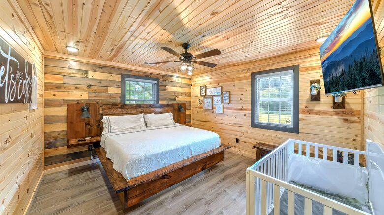 Wears Valley Cabin with Indoor Pool, Theater and Hot Tub - Sevierville, Tennessee