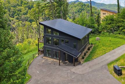 Wears Valley Cabin with Indoor Pool and Mountain Views - Sevierville, Tennessee