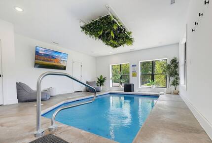 Wears Valley Cabin with Indoor Pool and Mountain Views - Sevierville, Tennessee