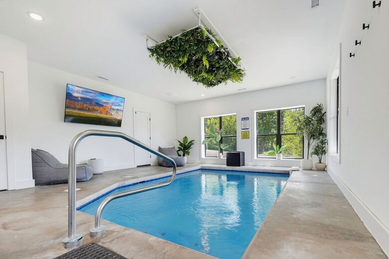 Wears Valley Cabin with Indoor Pool and Mountain Views - Sevierville, Tennessee
