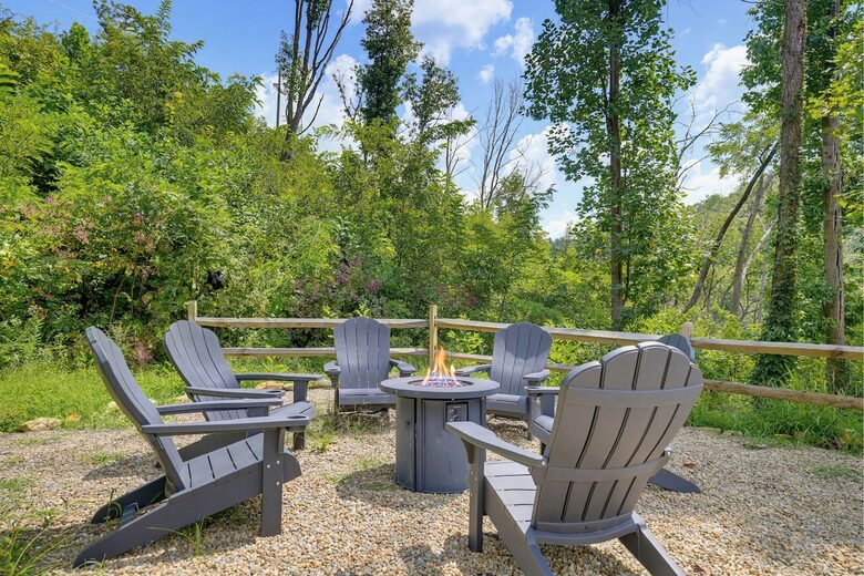 Wears Valley Cabin with Indoor Pool and Mountain Views - Sevierville, Tennessee