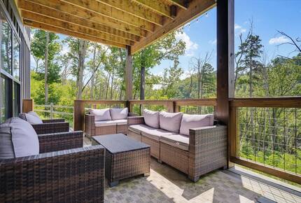 Wears Valley Cabin with Indoor Pool and Mountain Views - Sevierville, Tennessee