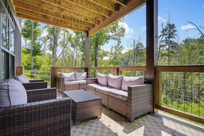 Wears Valley Cabin with Indoor Pool and Mountain Views - Sevierville, Tennessee