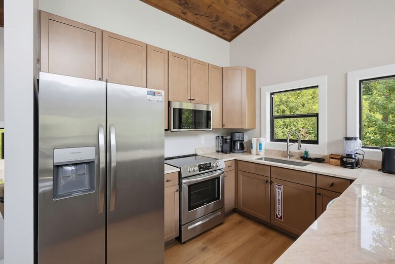 Wears Valley Cabin with Indoor Pool and Mountain Views - Sevierville, Tennessee