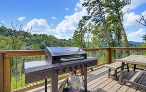 Wears Valley Cabin with Indoor Pool and Mountain Views - Sevierville, Tennessee