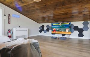 Wears Valley Cabin with Indoor Pool and Mountain Views - Sevierville, Tennessee
