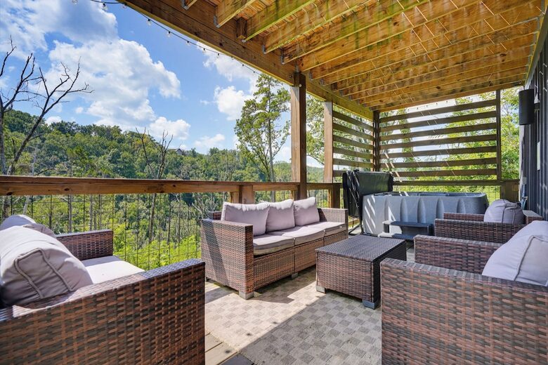 Wears Valley Cabin with Indoor Pool and Mountain Views - Sevierville, Tennessee