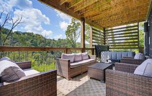 Wears Valley Cabin with Indoor Pool and Mountain Views - Sevierville, Tennessee