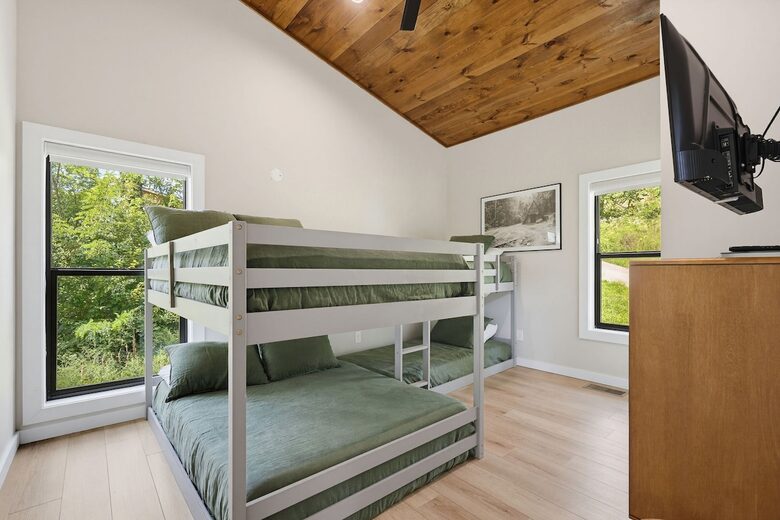 Wears Valley Cabin with Indoor Pool and Mountain Views - Sevierville, Tennessee