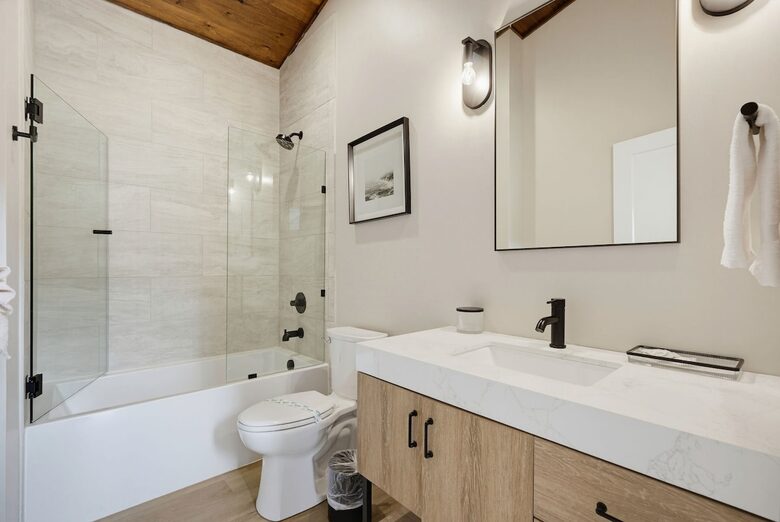 Wears Valley Cabin with Indoor Pool and Mountain Views - Sevierville, Tennessee