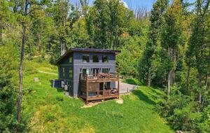 Wears Valley Cabin with Indoor Pool and Mountain Views - Sevierville, Tennessee